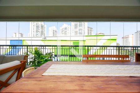 Apartamento à venda com 317m², 4 quartos e 4 vagas Apartamento à venda com 317m², 4 quartos e 4 vagasSala - Varanda