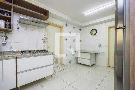 Apartamento à venda com 317m², 4 quartos e 4 vagas Apartamento à venda com 317m², 4 quartos e 4 vagasCozinha