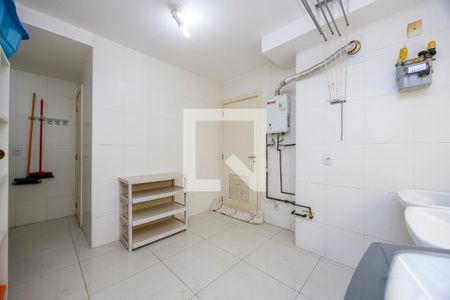 Apartamento à venda com 317m², 4 quartos e 4 vagas Apartamento à venda com 317m², 4 quartos e 4 vagasÁrea de Serviço