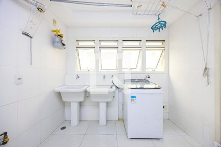 Apartamento à venda com 317m², 4 quartos e 4 vagas Apartamento à venda com 317m², 4 quartos e 4 vagasÁrea de Serviço