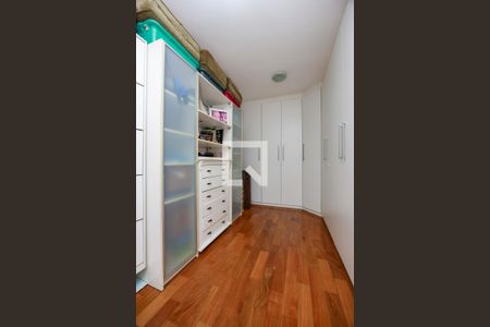 Apartamento à venda com 317m², 4 quartos e 4 vagas Apartamento à venda com 317m², 4 quartos e 4 vagasSuíte Principal - Closet