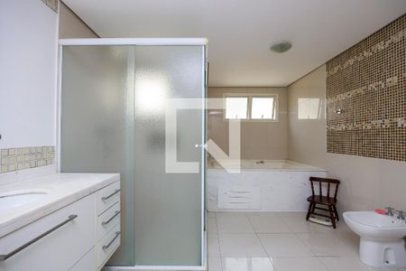 Apartamento à venda com 317m², 4 quartos e 4 vagas Apartamento à venda com 317m², 4 quartos e 4 vagasSuíte Principal - Banheiro