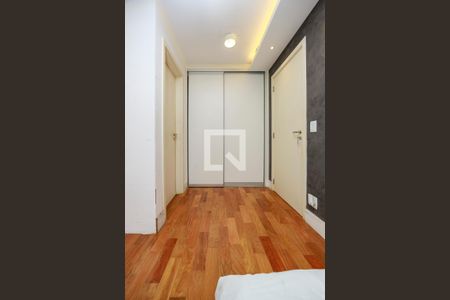 Apartamento à venda com 317m², 4 quartos e 4 vagas Apartamento à venda com 317m², 4 quartos e 4 vagasSuíte 4