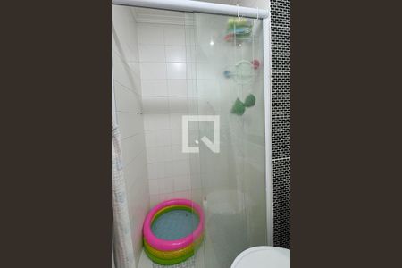Banheiro Social de apartamento à venda com 3 quartos, 72m² em Jardim Tupanci, Barueri