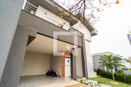 Casa para alugar com 300m², 3 quartos e 4 vagas Casa para alugar com 300m², 3 quartos e 4 vagasFachada