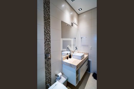 Casa para alugar com 300m², 3 quartos e 4 vagas Casa para alugar com 300m², 3 quartos e 4 vagasBanheiro da Suíte 2