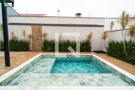 Casa para alugar com 300m², 3 quartos e 4 vagas Casa para alugar com 300m², 3 quartos e 4 vagasÁrea comum - Piscina