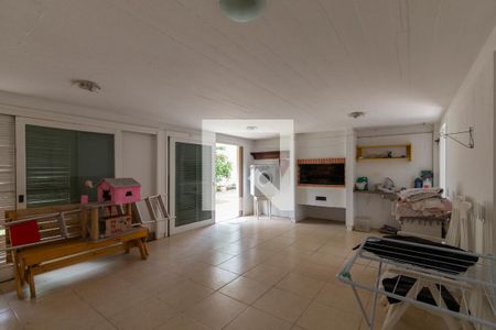 Garagem de casa à venda com 3 quartos, 180m² em Ipanema, Porto Alegre