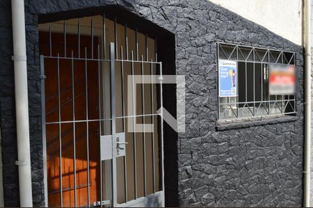 Casa para alugar com 60m², 2 quartos e sem vagaFachada + Plaquinha