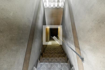 Casa para alugar com 250m², 3 quartos e 5 vagasEscada