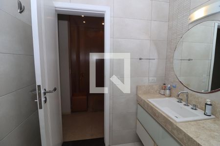 Casa à venda com 539m², 4 quartos e 4 vagasBanheiro da Suíte