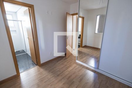 Apartamento à venda com 257m², 3 quartos e 3 vagasQuarto 2 / semi-suite