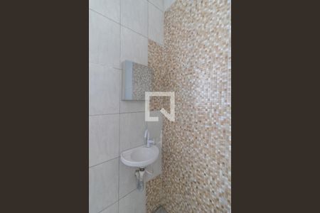 Casa à venda com 180m², 3 quartos e 2 vagasBanheiro