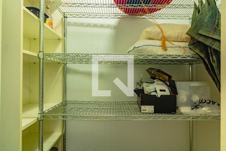 Armário/Quarto 1 de apartamento para alugar com 2 quartos, 65m² em Mirandópolis, São Paulo