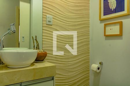 Banheiro de apartamento para alugar com 2 quartos, 65m² em Mirandópolis, São Paulo