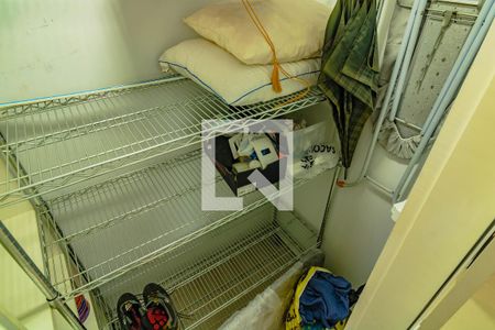 Armário/Quarto 1 de apartamento para alugar com 2 quartos, 65m² em Mirandópolis, São Paulo