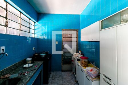 Casa à venda com 400m², 2 quartos e 2 vagas Casa à venda com 400m², 2 quartos e 2 vagasCozinha