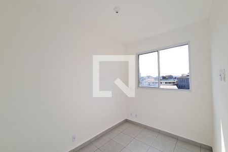 Quarto 2 de apartamento para alugar com 2 quartos, 41m² em Vila Fátima, São Paulo
