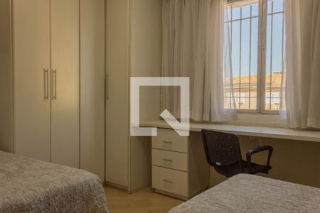 Casa à venda com 272m², 4 quartos e 2 vagas Casa à venda com 272m², 4 quartos e 2 vagasQuarto 1