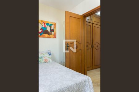 Casa à venda com 272m², 4 quartos e 2 vagas Casa à venda com 272m², 4 quartos e 2 vagasQuarto 1