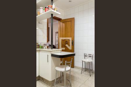 Casa à venda com 272m², 4 quartos e 2 vagas Casa à venda com 272m², 4 quartos e 2 vagasCozinha