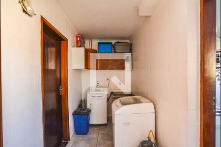 Casa à venda com 308m², 3 quartos e 6 vagasÁrea de Serviço