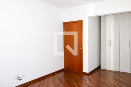 Apartamento à venda com 130m², 3 quartos e 2 vagasSuíte 1
