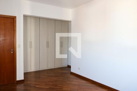 Apartamento à venda com 130m², 3 quartos e 2 vagasSuíte 1
