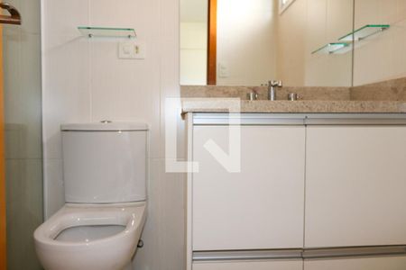 Apartamento à venda com 130m², 3 quartos e 2 vagasBanheiro da Suíte 2
