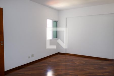 Apartamento à venda com 130m², 3 quartos e 2 vagas Apartamento à venda com 130m², 3 quartos e 2 vagasSuíte