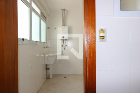 Apartamento à venda com 130m², 3 quartos e 2 vagasBanheiro de Serviço