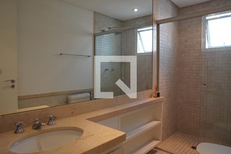 Apartamento para alugar com 184m², 2 quartos e 3 vagasBanheiro da Suite 2