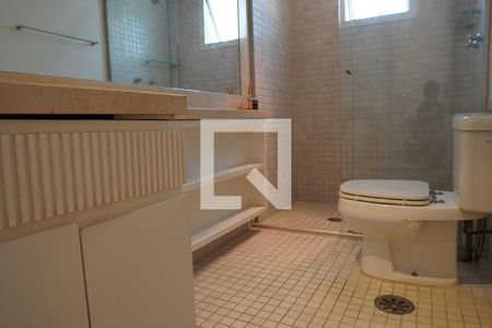 Apartamento para alugar com 184m², 2 quartos e 3 vagasBanheiro da Suite 2