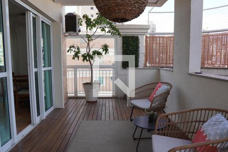 Apartamento para alugar com 184m², 2 quartos e 3 vagasTerraço
