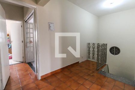 Casa para alugar com 281m², 4 quartos e 6 vagas Casa para alugar com 281m², 4 quartos e 6 vagasHall