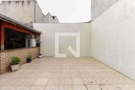 Casa para alugar com 281m², 4 quartos e 6 vagas Casa para alugar com 281m², 4 quartos e 6 vagasQuintal