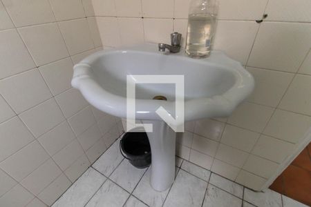 Casa para alugar com 281m², 4 quartos e 6 vagas Casa para alugar com 281m², 4 quartos e 6 vagasBanheiro Social