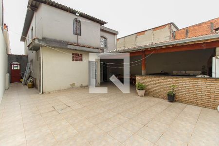 Casa para alugar com 281m², 4 quartos e 6 vagas Casa para alugar com 281m², 4 quartos e 6 vagasQuintal