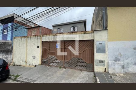 Casa para alugar com 281m², 4 quartos e 6 vagas Casa para alugar com 281m², 4 quartos e 6 vagasFachada