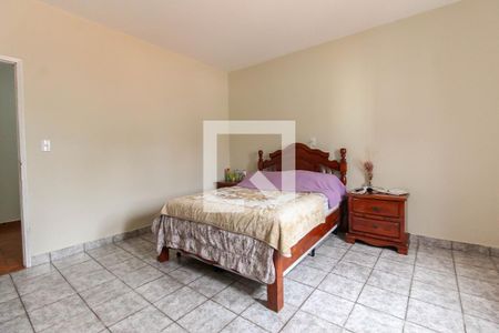 Casa para alugar com 281m², 4 quartos e 6 vagas Casa para alugar com 281m², 4 quartos e 6 vagasQuarto 4