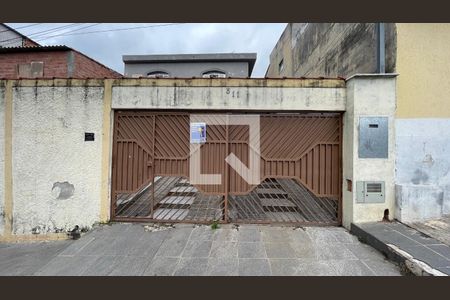 Casa para alugar com 281m², 4 quartos e 6 vagas Casa para alugar com 281m², 4 quartos e 6 vagasFachada