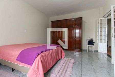 Casa para alugar com 281m², 4 quartos e 6 vagas Casa para alugar com 281m², 4 quartos e 6 vagasSuíte