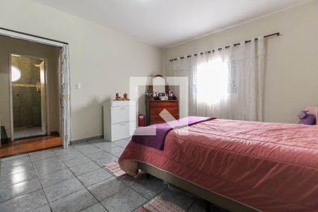 Casa para alugar com 281m², 4 quartos e 6 vagas Casa para alugar com 281m², 4 quartos e 6 vagasSuíte