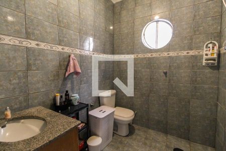 Casa para alugar com 281m², 4 quartos e 6 vagas Casa para alugar com 281m², 4 quartos e 6 vagasBanheiro da Suíte