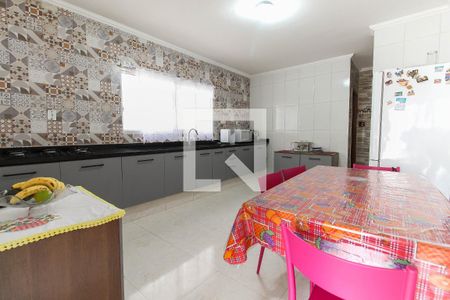 Casa para alugar com 281m², 4 quartos e 6 vagas Casa para alugar com 281m², 4 quartos e 6 vagasCozinha