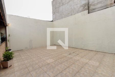 Casa para alugar com 281m², 4 quartos e 6 vagas Casa para alugar com 281m², 4 quartos e 6 vagasQuintal