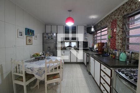 Casa à venda com 185m², 3 quartos e 2 vagasCozinha