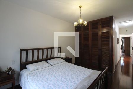 Casa à venda com 185m², 3 quartos e 2 vagasSuíte