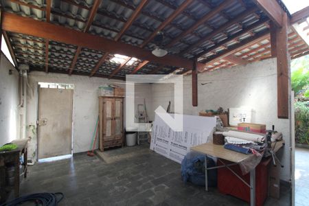 Casa à venda com 185m², 3 quartos e 2 vagasQuintal frente da casa