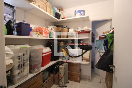 Casa à venda com 185m², 3 quartos e 2 vagasQuarto de serviço